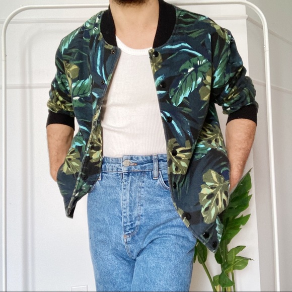 AA VEST - Picture 5 of 5